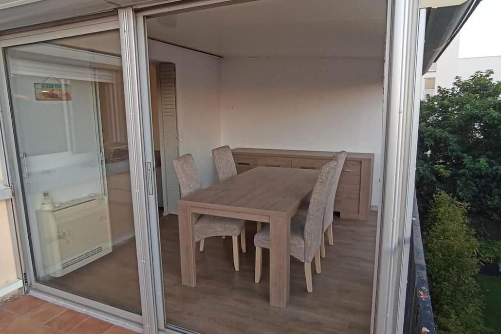 Appartement En Bord De Plage - A 50 M De La Mer Canet-en-Roussillon Exterior photo